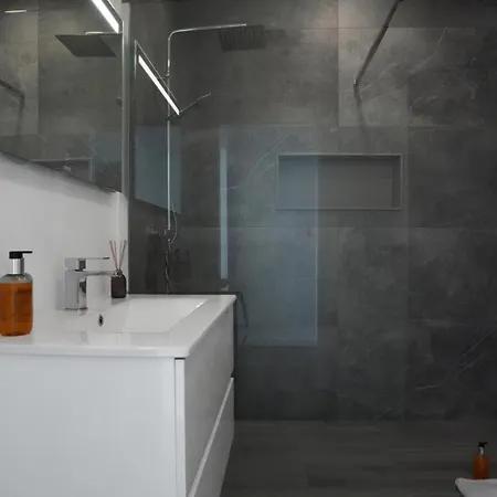 Stone House By Lovelystay * Campanário